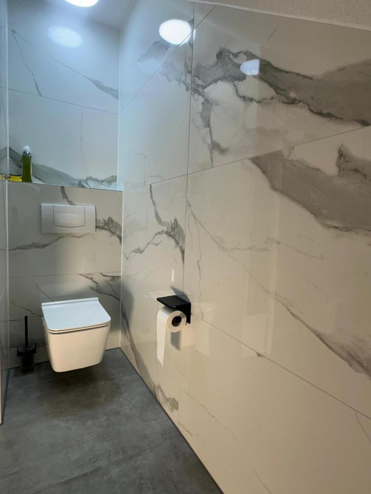 Flexible, Schoene Und Gut Aussehende Feriensuite Reutlingen Luaran gambar
