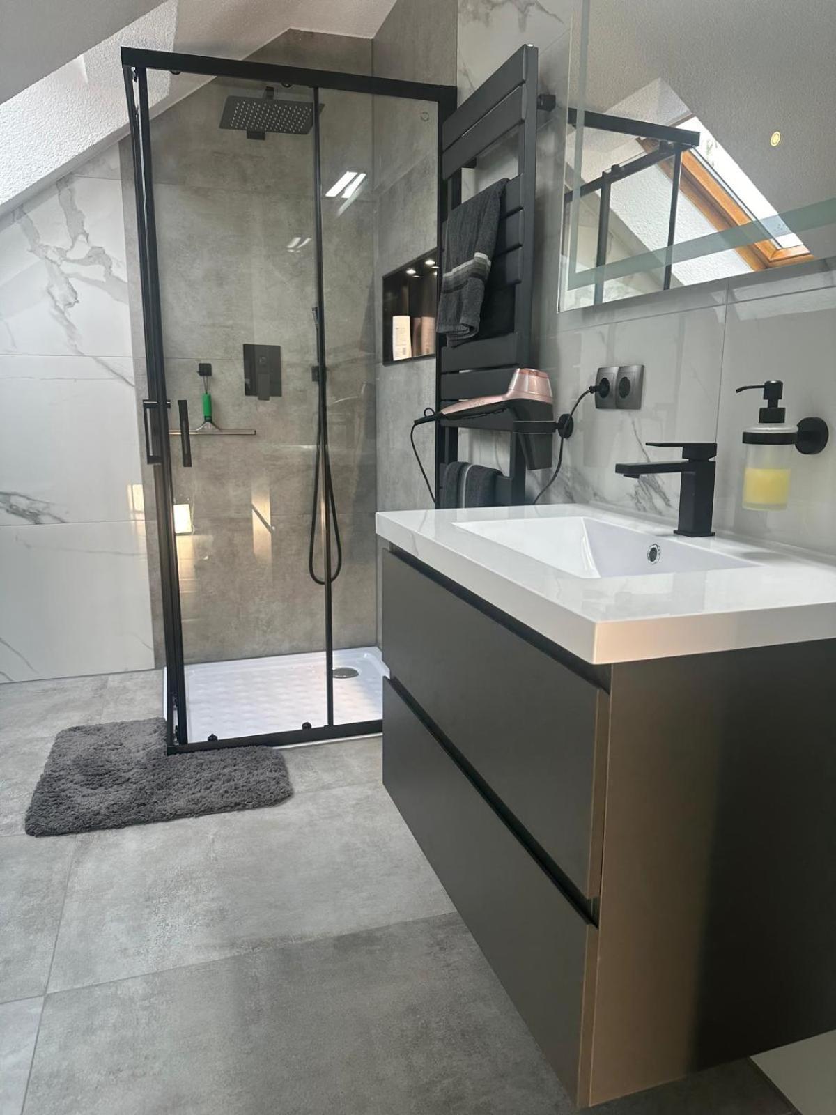 Flexible, Schoene Und Gut Aussehende Feriensuite Reutlingen Luaran gambar